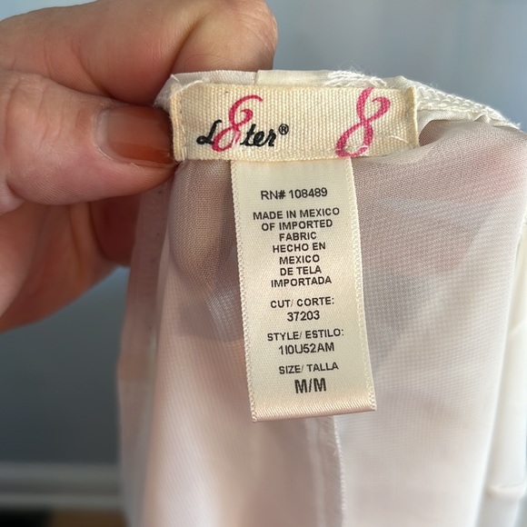 White Kimono-Style Shrug with Crochet Sleeves - Picture 4 of 5